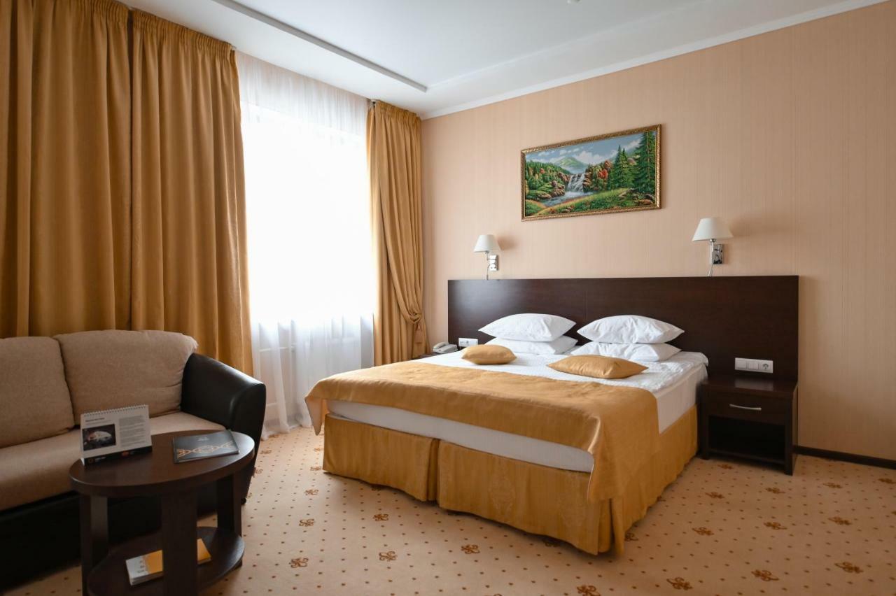 Ural Tau Hotel Ufa Exteriér fotografie